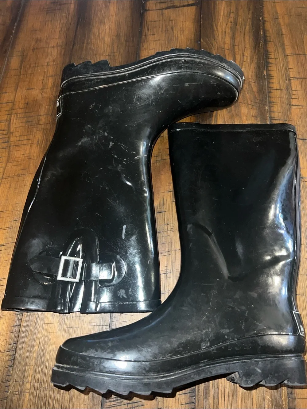 Magellan outdoors classic rubber boot.